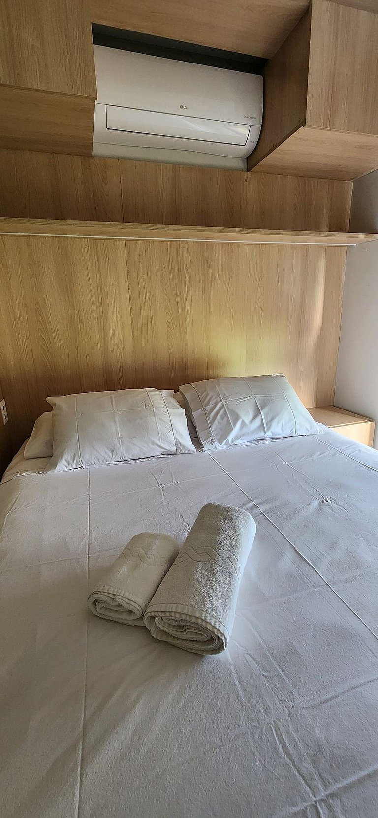 Apartamento 02 Dormitórios Novo e Completo - Georgina, Sidne