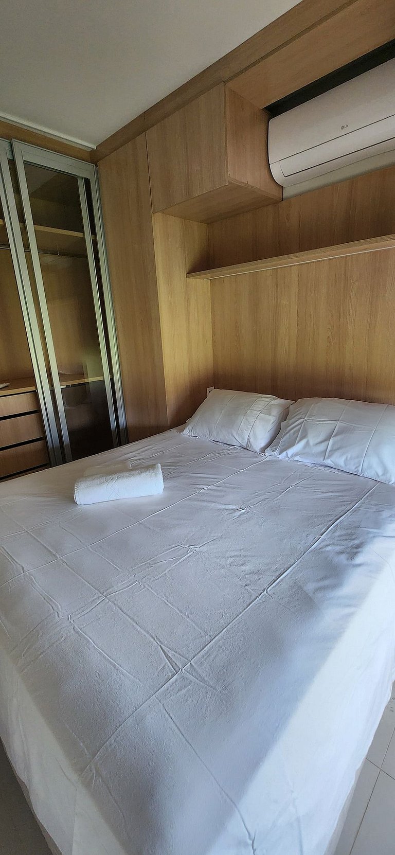 Apartamento 02 Dormitórios Novo e Completo - Georgina, Sidne